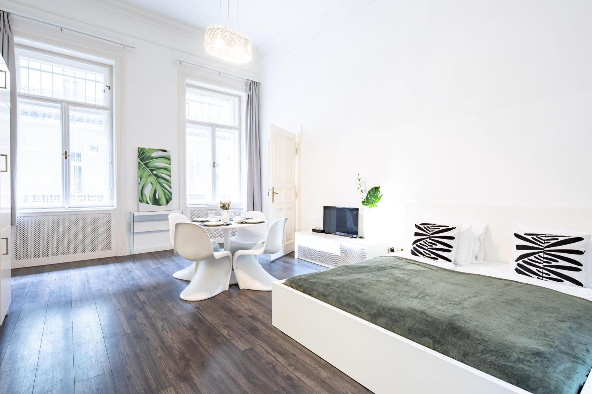 Extra Central - Large - Cozy Budapest Exterior photo