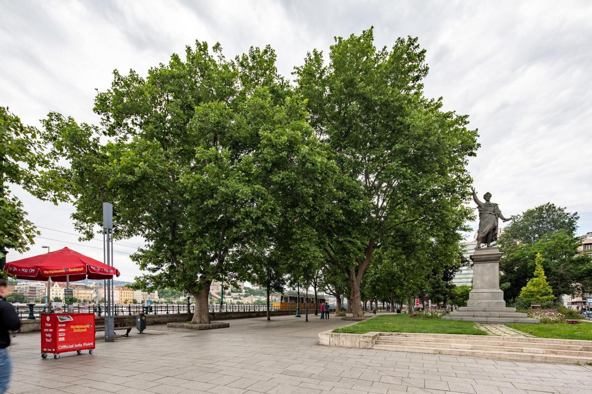 Extra Central - Large - Cozy Budapest Exterior photo
